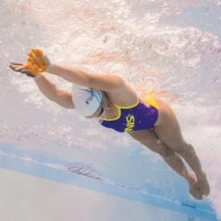 FINIS, Inc. ISO Hand Paddles -Aqua Verkoop finis iso hand paddles 1 1044563