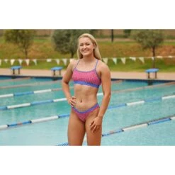 Funkita Swim Crop Bikini Top Dames - Star Power 18 Funkita Swim Crop Bikini Top Dames - Star Power -Aqua Verkoop funkita ladies swim crop top star power 8 1501938