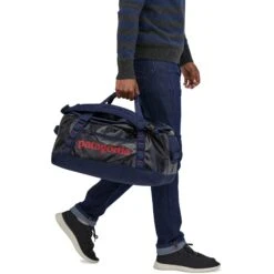 Patagonia Black Hole Duffel 40L Reistas - Perennial Purple 13 Patagonia Black Hole Duffel 40L Reistas - Perennial Purple -Aqua Verkoop patagonia black hole duffel 40l classic navy 1 1423329 1