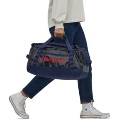 Patagonia Black Hole Duffel 40L Reistas - Perennial Purple 16 Patagonia Black Hole Duffel 40L Reistas - Perennial Purple -Aqua Verkoop patagonia black hole duffel 40l classic navy 3 1423332 1