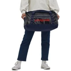 Patagonia Black Hole Duffel 40L Reistas - Perennial Purple 17 Patagonia Black Hole Duffel 40L Reistas - Perennial Purple -Aqua Verkoop patagonia black hole duffel 40l classic navy 5 1423334 1