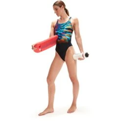 Speedo Placement Digital Leaderback Badpak - Black/Cobalt Pop/Hypersonic Blue/Electric Pink -Aqua Verkoop speedo placement digital leaderback bathing suit black cobalt pop hypersonic blue electric pink 8 1515861