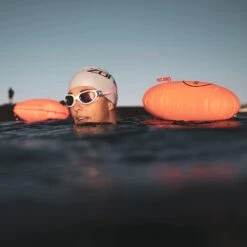 Zone3 Recycled Swim Veiligheidsboei / Tow Float - Hi-vis Orange -Aqua Verkoop zone3 recycled swim safety buoy tow float hi vis orange 4 1552539