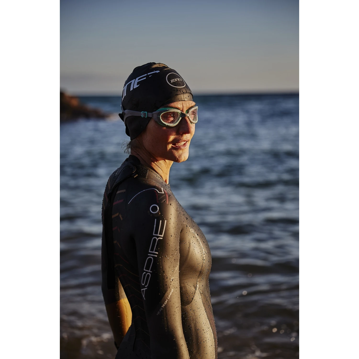 Zone3 Women's Aspire Thermal Wetsuit - Black/grey/gold/red 15 Zone3 Women's Aspire Thermal Wetsuit - Black/grey/gold/red - Afbeelding 13