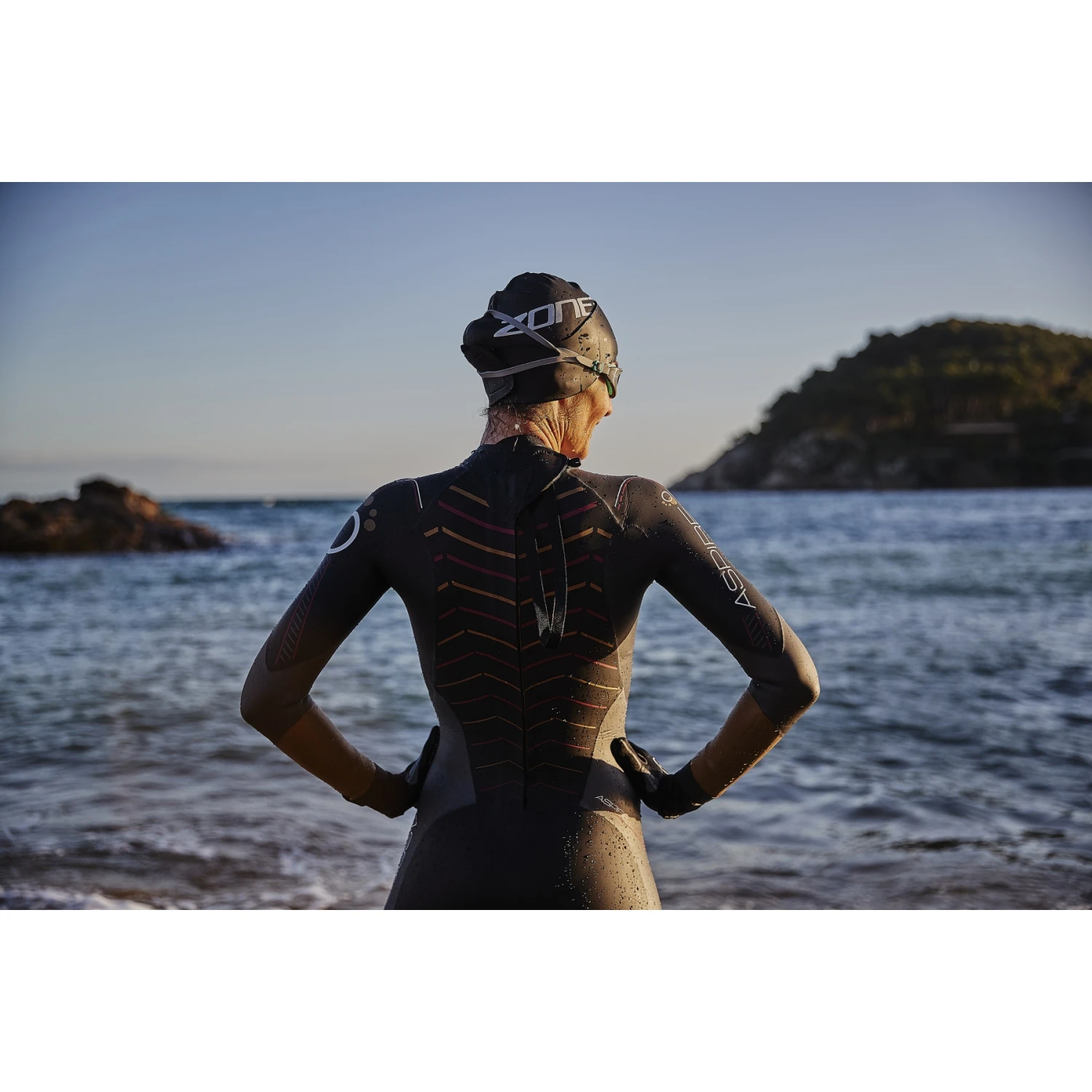 Zone3 Women's Aspire Thermal Wetsuit - Black/grey/gold/red 16 Zone3 Women's Aspire Thermal Wetsuit - Black/grey/gold/red - Afbeelding 14