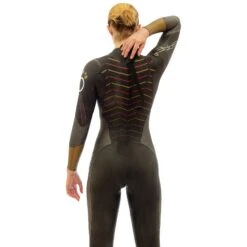 Zone3 Women's Aspire Thermal Wetsuit - Black/grey/gold/red 20 Zone3 Women's Aspire Thermal Wetsuit - Black/grey/gold/red -Aqua Verkoop zone3 womens aspire thermal wetsuit black grey gold red 4 978938