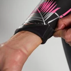 ZOOT Dames Kona 2.0 Wetsuit - Pink Flora -Aqua Verkoop zoot women kona 2 0 wetsuit pink flora 3 1462394